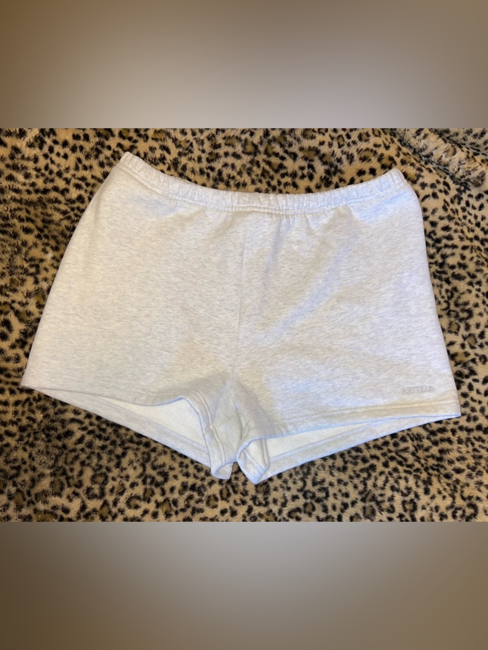 Aritzia Sweatfleece “Perfect fit” shorts large